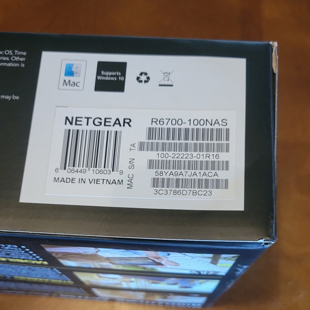 NETGEAR Nighthawk Smart Wi-Fi Router R6700 AC1750 - Picture 3 of 6